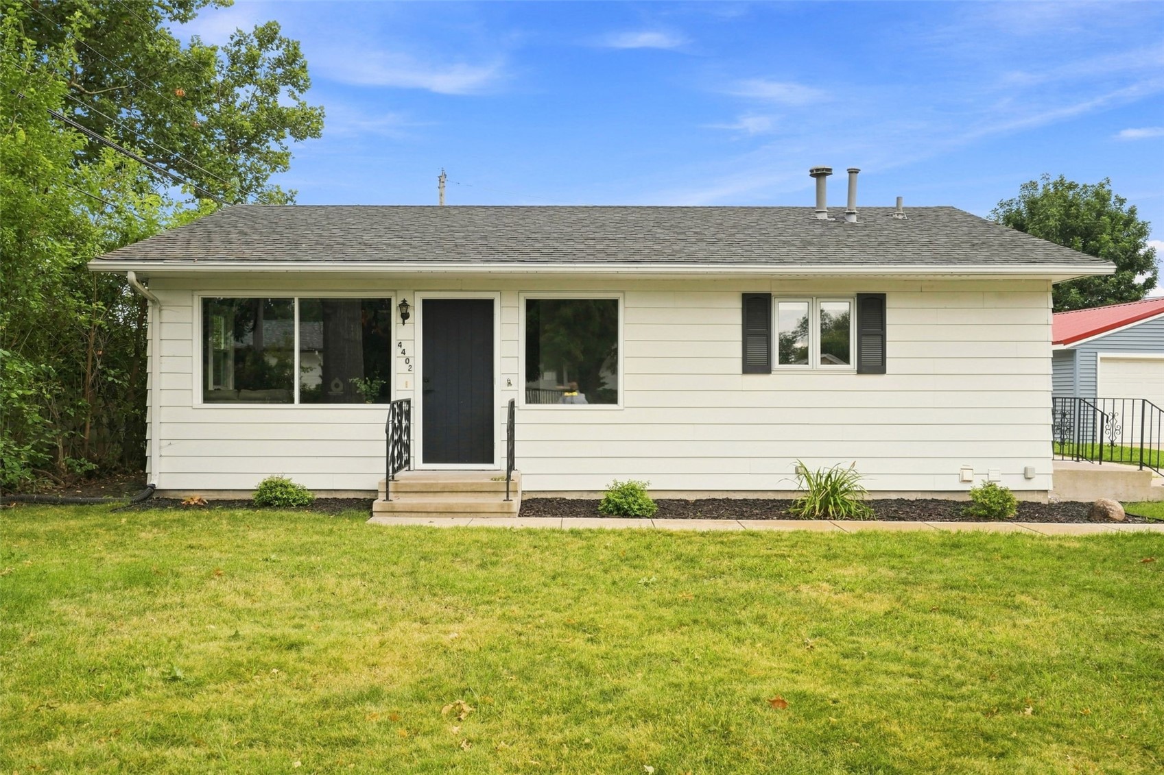 4402 Lee Street NE Cedar Rapids IA 52402