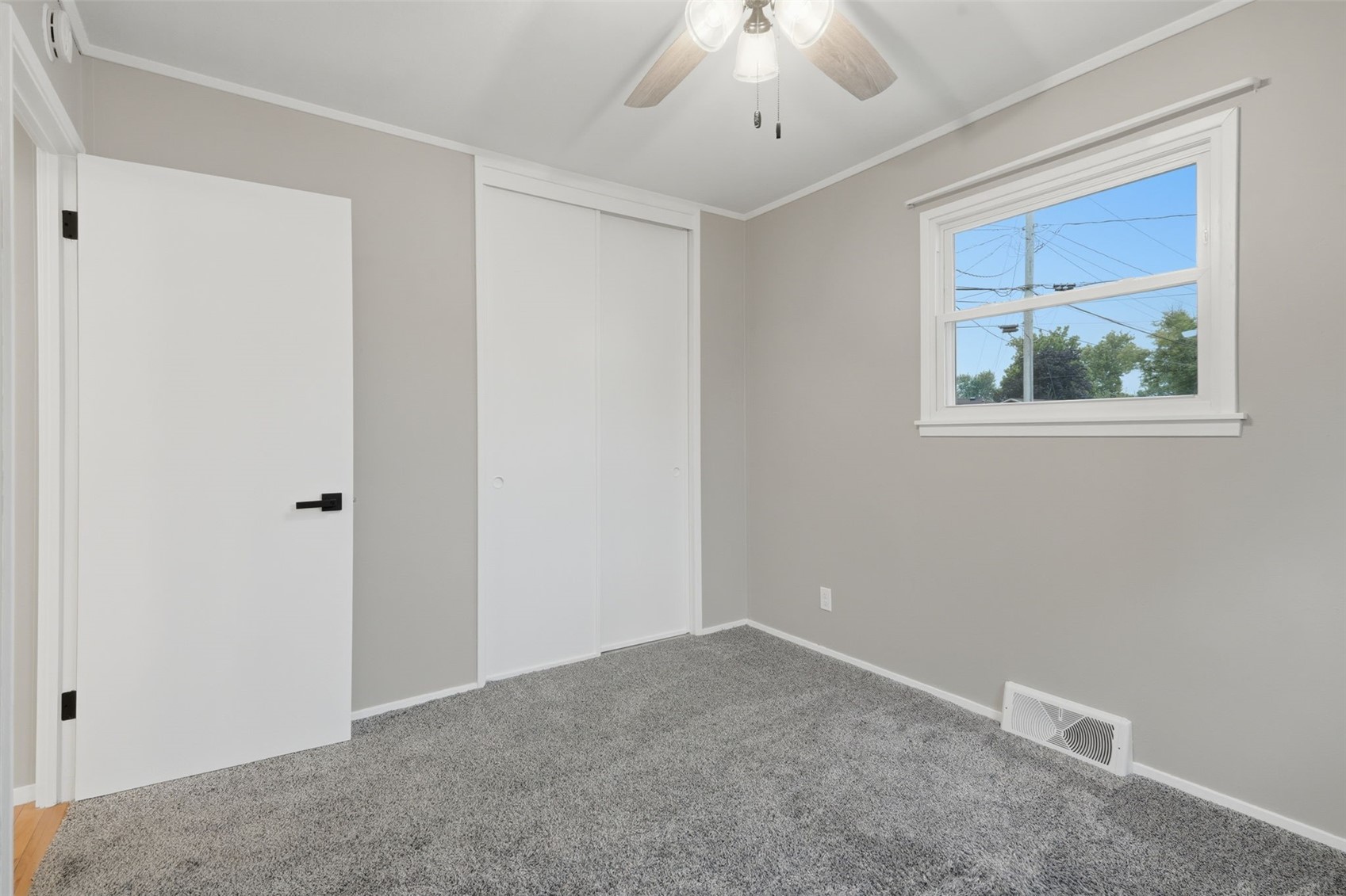 4402 Lee Street NE Cedar Rapids IA 52402