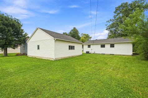 4402 Lee Street NE Cedar Rapids IA 52402