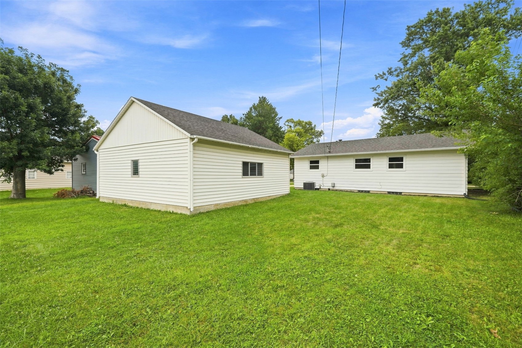 4402 Lee Street NE Cedar Rapids IA 52402