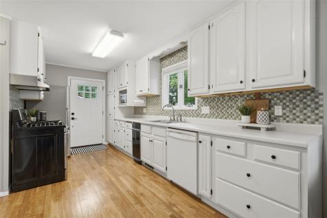 4402 Lee Street NE Cedar Rapids IA 52402