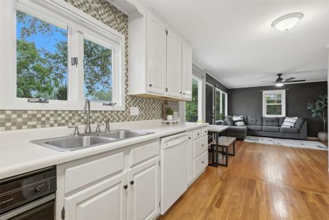 4402 Lee Street NE Cedar Rapids IA 52402