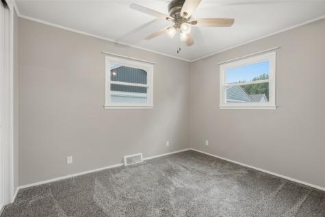 4402 Lee Street NE Cedar Rapids IA 52402