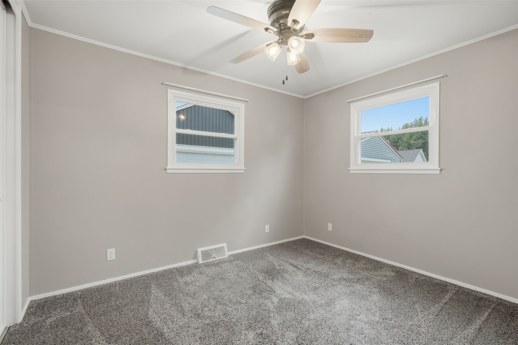 4402 Lee Street NE Cedar Rapids IA 52402
