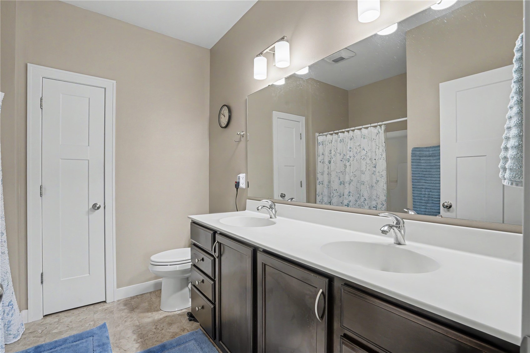 216 Cookson Drive West Branch IA 52358