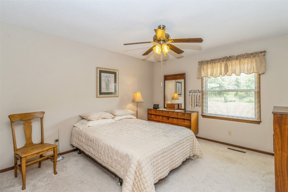 6203 42nd Street NE Cedar Rapids IA 52411
