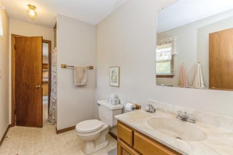 6203 42nd Street NE Cedar Rapids IA 52411