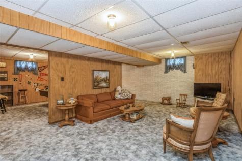 6203 42nd Street NE Cedar Rapids IA 52411