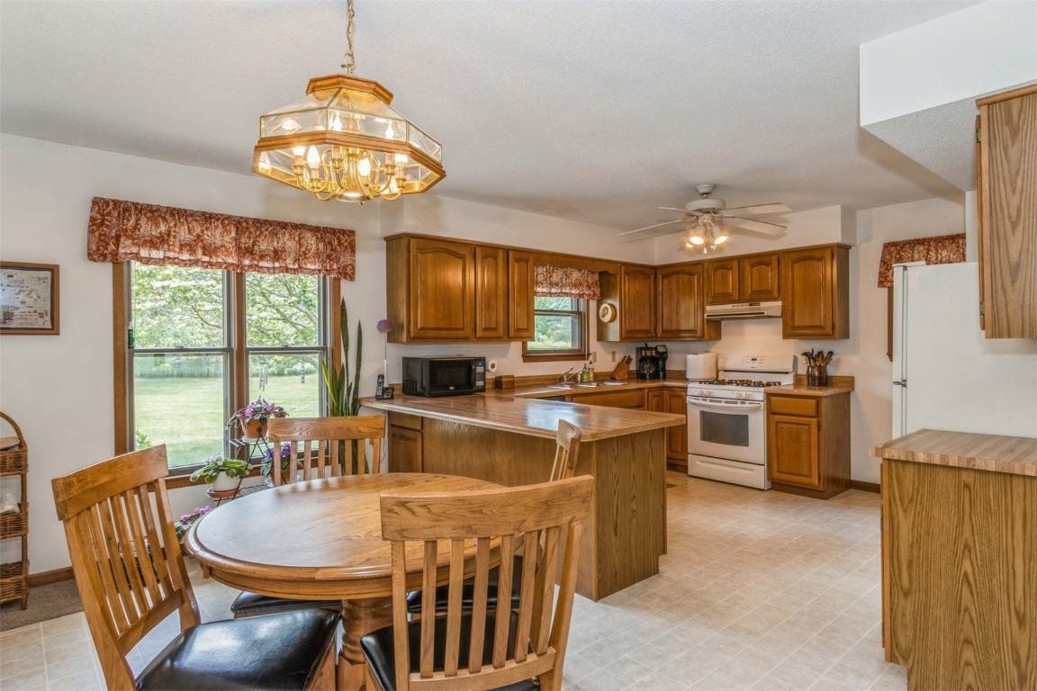 6203 42nd Street NE Cedar Rapids IA 52411
