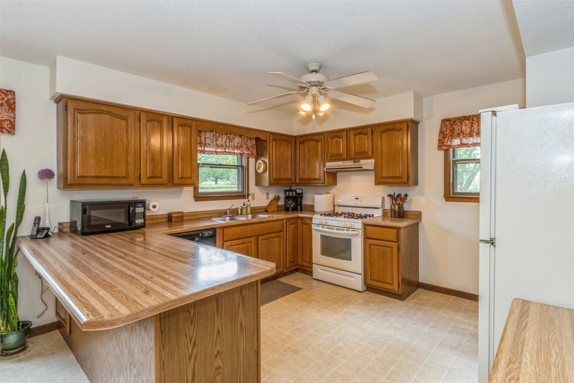 6203 42nd Street NE Cedar Rapids IA 52411