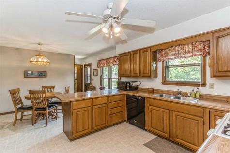 6203 42nd Street NE Cedar Rapids IA 52411