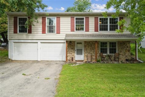 140 Brentwood Drive NE Cedar Rapids IA 52402
