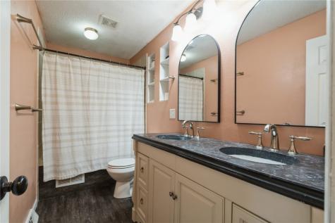 140 Brentwood Drive NE Cedar Rapids IA 52402