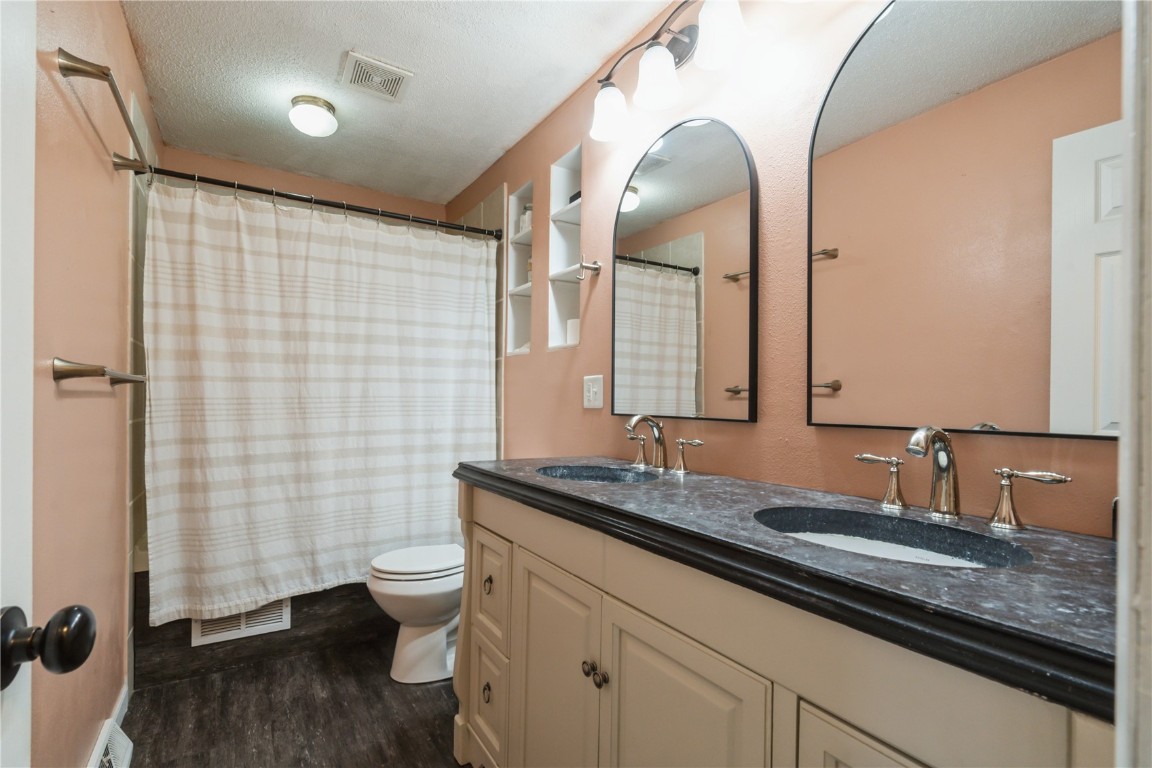 140 Brentwood Drive NE Cedar Rapids IA 52402