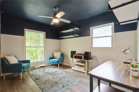 140 Brentwood Drive NE Cedar Rapids IA 52402
