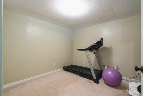 140 Brentwood Drive NE Cedar Rapids IA 52402
