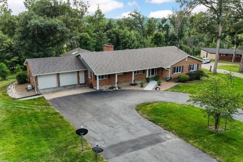 4349 Eaglemere Court SE Cedar Rapids IA 52403