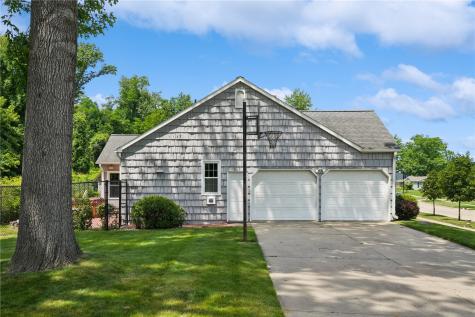 3639 Random Road SE Cedar Rapids IA 52403