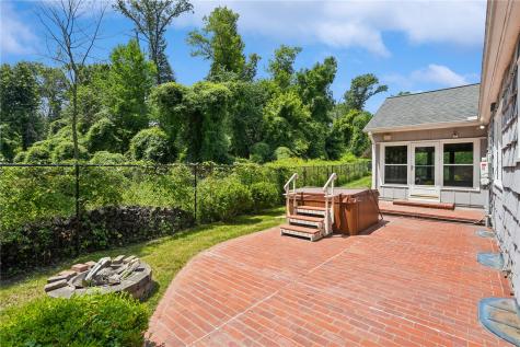 3639 Random Road SE Cedar Rapids IA 52403