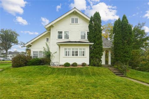 517 Knollwood Drive SE Cedar Rapids IA 52403