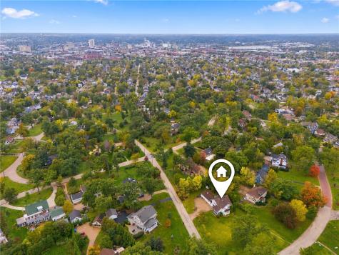 517 Knollwood Drive SE Cedar Rapids IA 52403