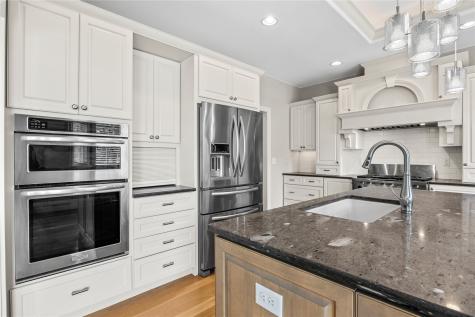 713 Sherwood Drive Iowa City IA 52245