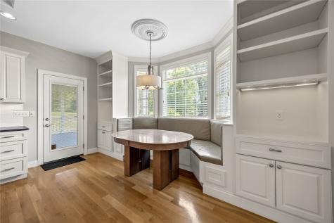 713 Sherwood Drive Iowa City IA 52245