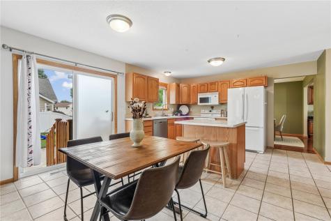 1013 Chesterfield Road Cedar Rapids IA 52402