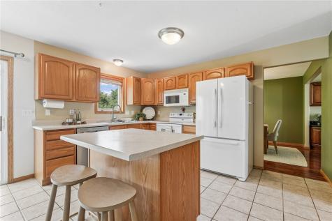 1013 Chesterfield Road Cedar Rapids IA 52402