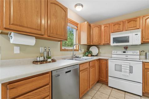 1013 Chesterfield Road Cedar Rapids IA 52402