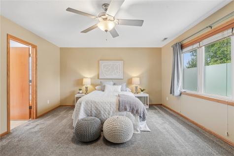 1013 Chesterfield Road Cedar Rapids IA 52402