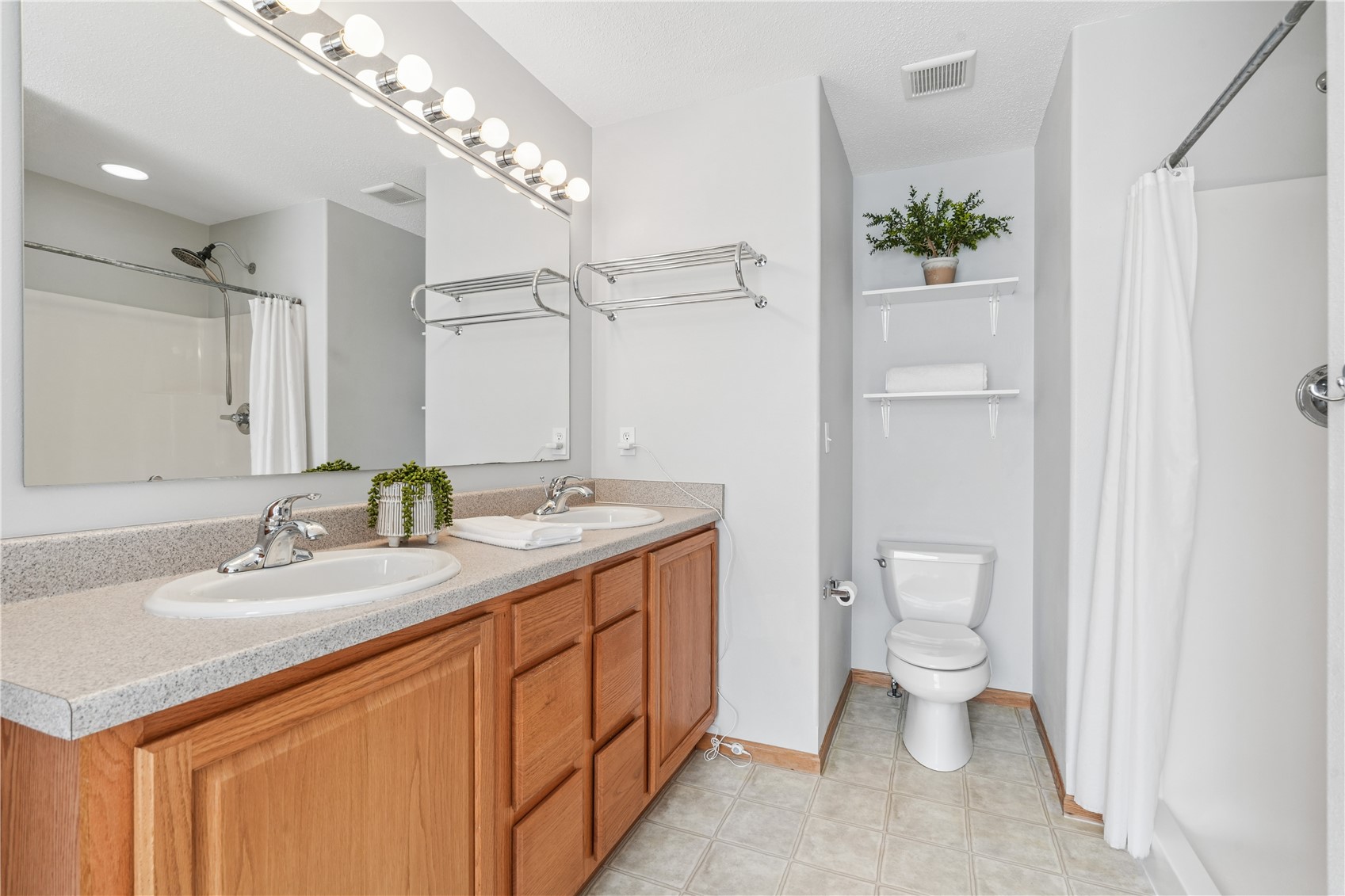 1013 Chesterfield Road Cedar Rapids IA 52402
