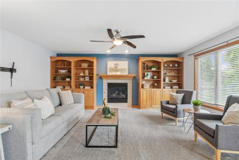 1013 Chesterfield Road Cedar Rapids IA 52402