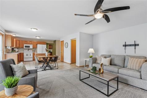 1013 Chesterfield Road Cedar Rapids IA 52402