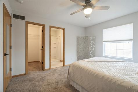 2250 Hillview Drive Marion IA 52302