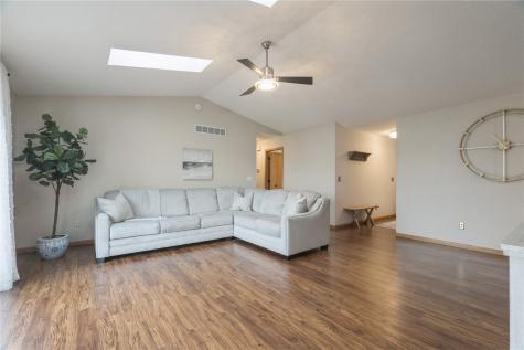 2250 Hillview Drive Marion IA 52302