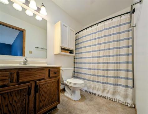1215 Prairieview Drive NE Cedar Rapids IA 52402