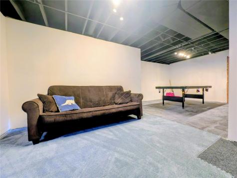 1215 Prairieview Drive NE Cedar Rapids IA 52402