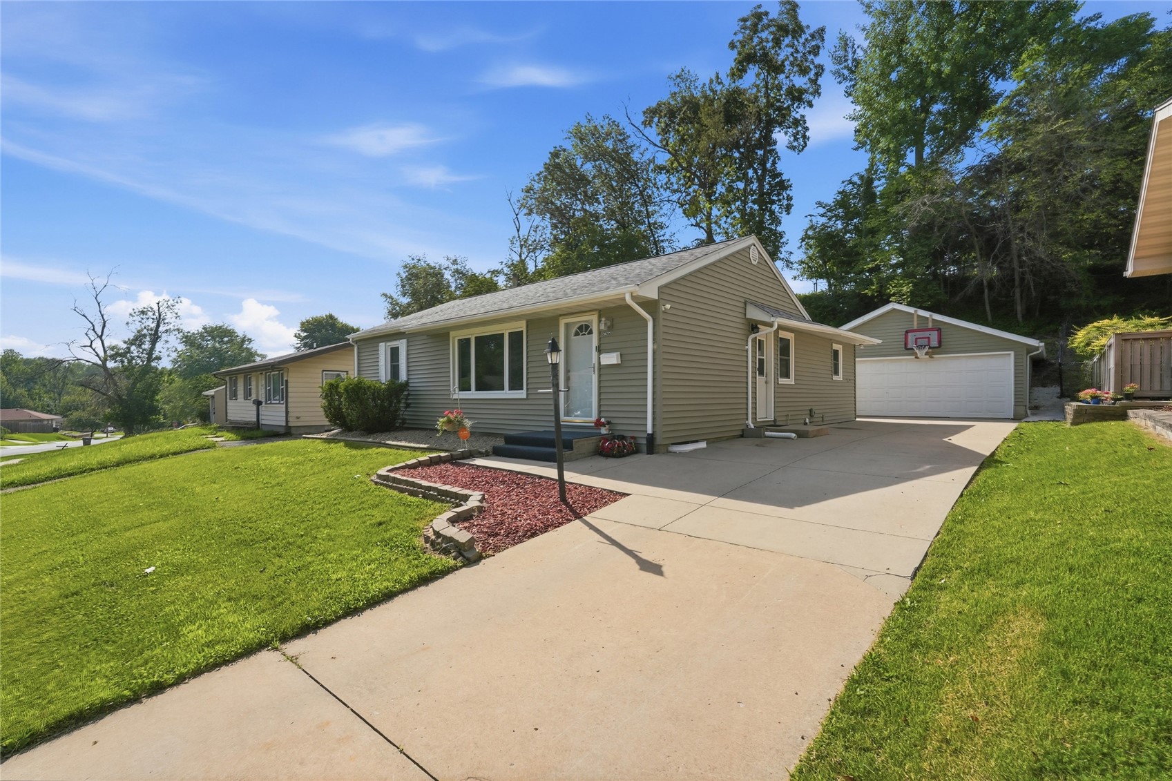 3633 Bel Air Drive SE Cedar Rapids IA 52403