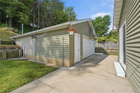 3633 Bel Air Drive SE Cedar Rapids IA 52403