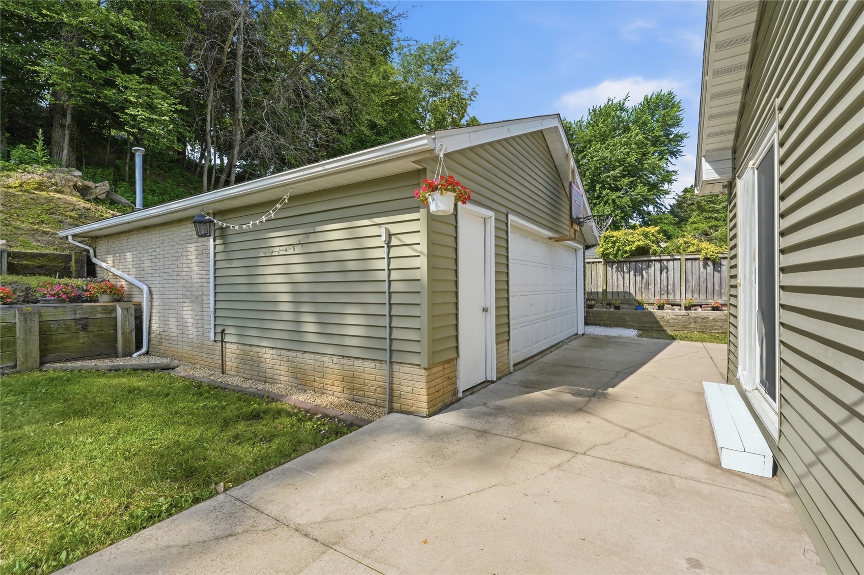 3633 Bel Air Drive SE Cedar Rapids IA 52403