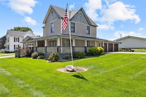 200 Locust Street SW Blairstown IA 52209
