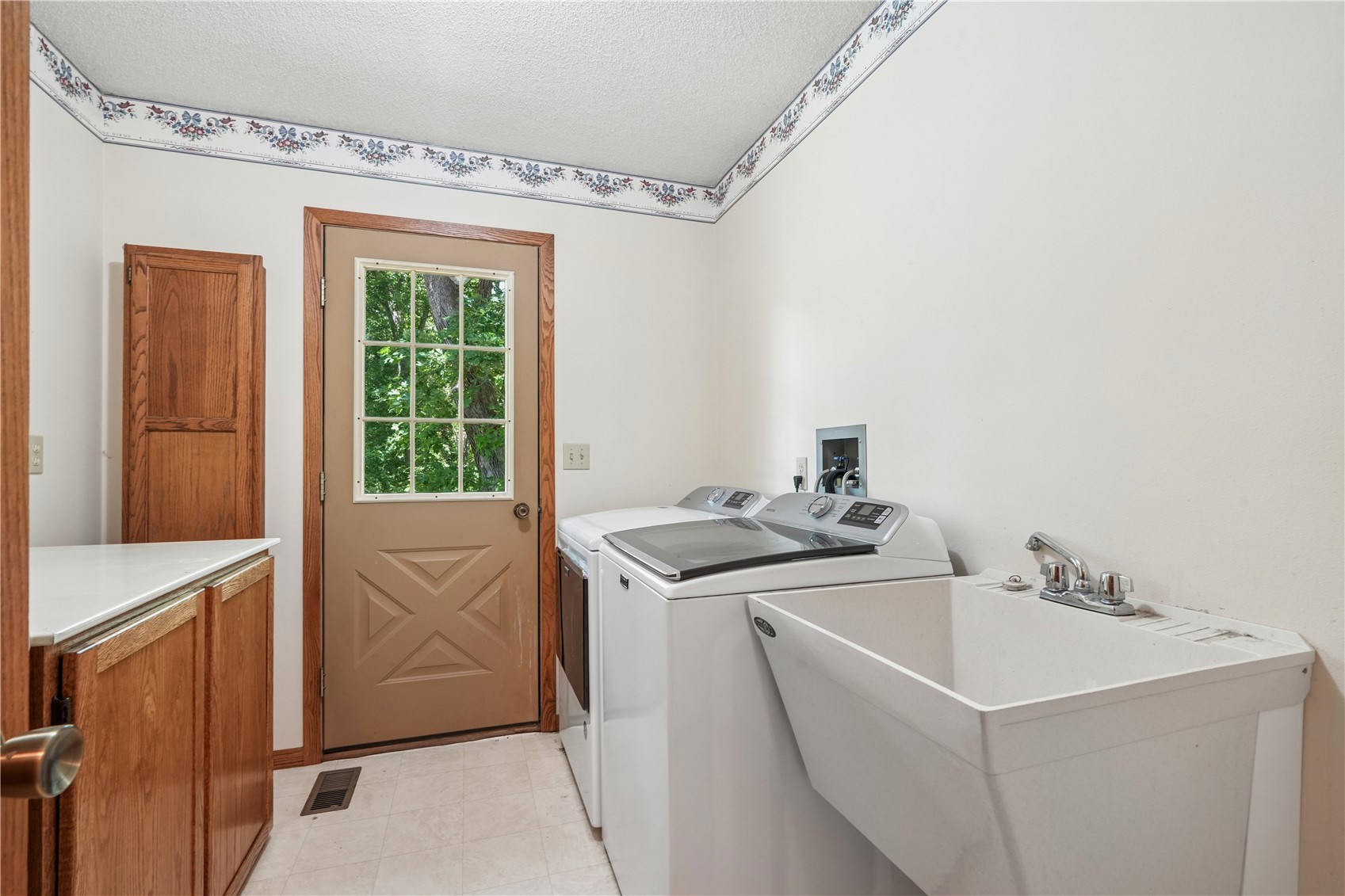 4084 Crest View NE Solon IA 52333
