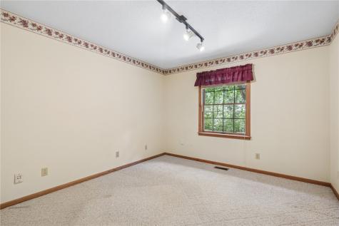 4084 Crest View NE Solon IA 52333