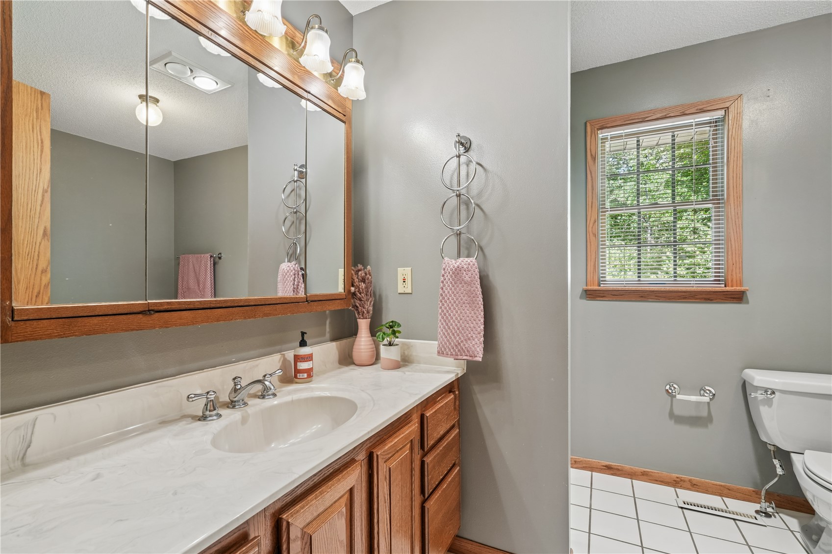 4084 Crest View NE Solon IA 52333