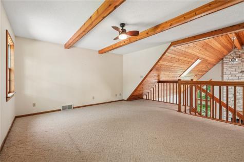 4084 Crest View NE Solon IA 52333