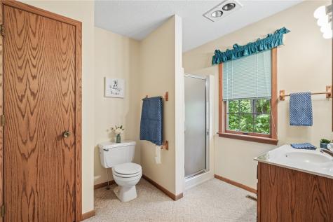 4084 Crest View NE Solon IA 52333