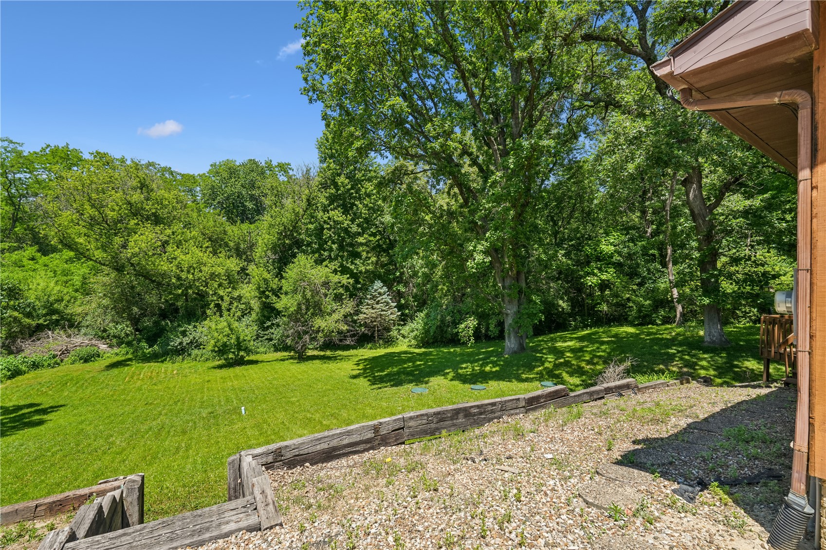 4084 Crest View NE Solon IA 52333