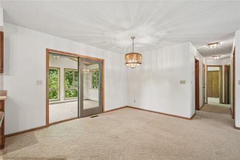 4084 Crest View NE Solon IA 52333