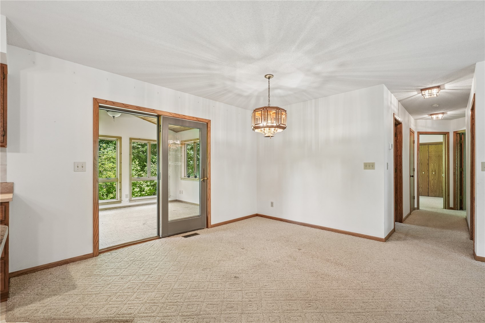 4084 Crest View NE Solon IA 52333
